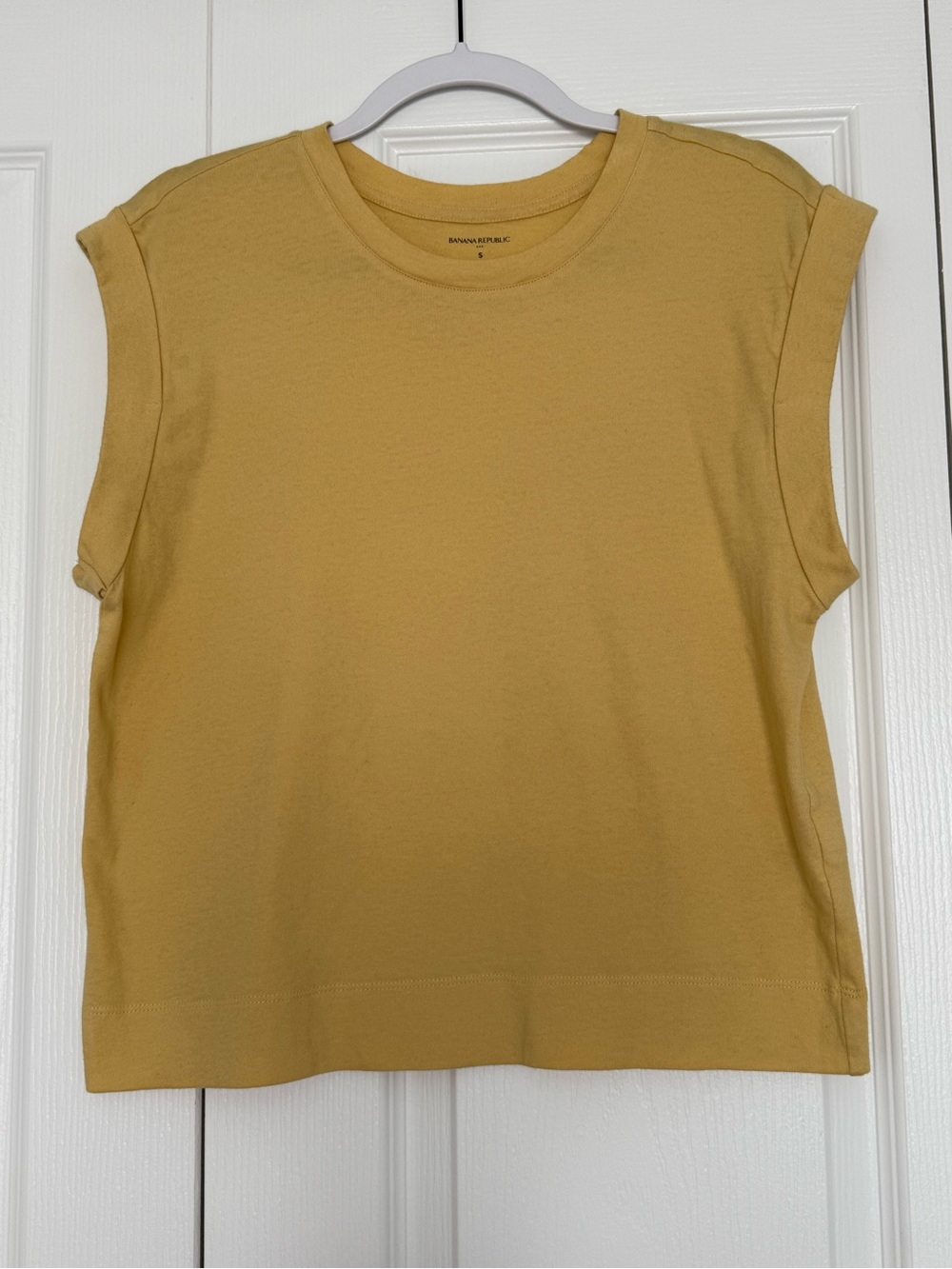NWOT Banana Republic Mustard Sleeveless Crewneck Top, S